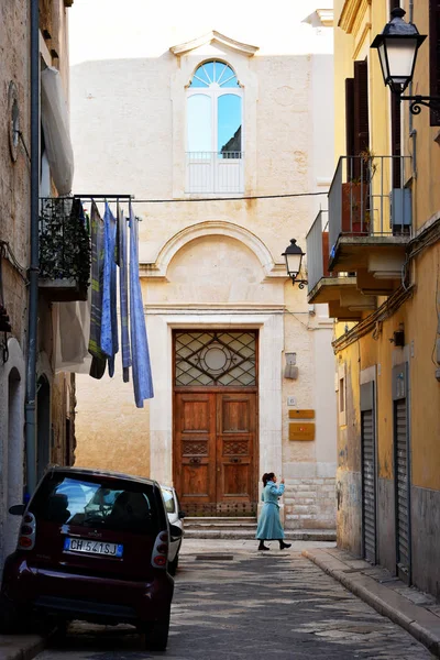 Bari Itália Fevereiro 2019 Rua Estreita Pitoresca Típica Cidade Velha — Fotografia de Stock