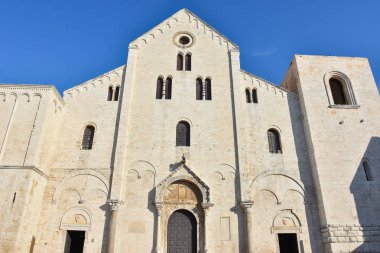 Papalık Bazilikası di San Nicola (Aziz Nikolaos Bazilikası) Cephesi , Bari kilise, güney İtalya, tüm Christendom için önemli hac yeri , Aziz Nicholas emanetler tutar.
