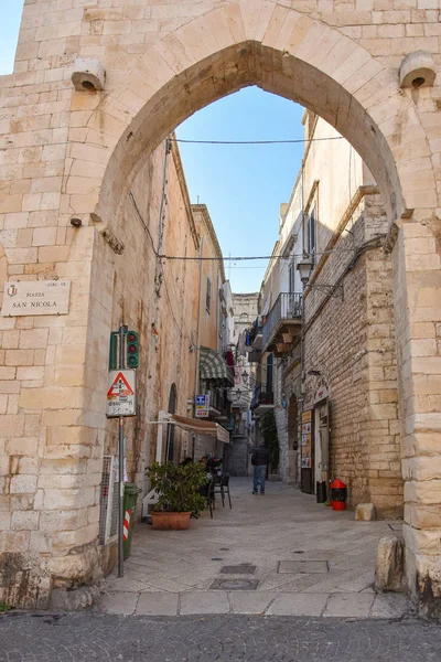 Bari Itália Fevereiro 2019 Rua Estreita Pitoresca Típica Cidade Velha — Fotografia de Stock