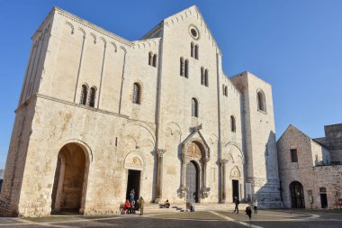 Papalık Bazilikası di San Nicola (Aziz Nikolaos Bazilikası) Cephesi , Bari kilise, güney İtalya, tüm Christendom için önemli hac yeri , Aziz Nicholas emanetler tutar.
