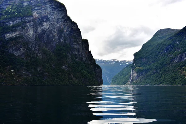 Ohromující Geirangerfjord Vidět Výlet Lodí Sunnmore Regionu Norsko Jeden Nejkrásnějších — Stock fotografie