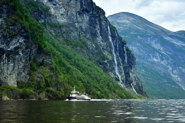 Bela Paisagem Cruzeiro Balsa Geirangerfjord Obra Prima Natural Deslumbrante Incluída — Fotografia de Stock