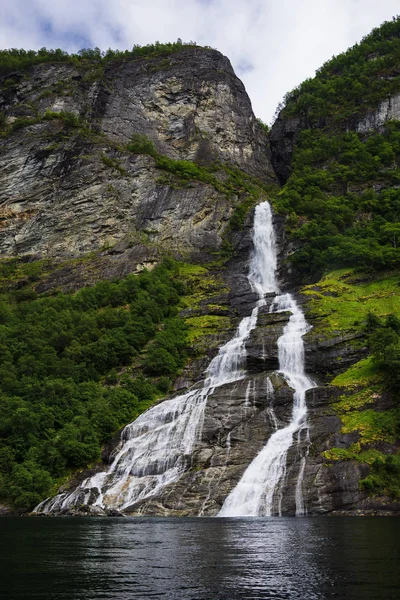 Seven Sisters Unikátní Vodopád Geirangerfjord Vidět Výlet Lodí Sunnmore Region — Stock fotografie