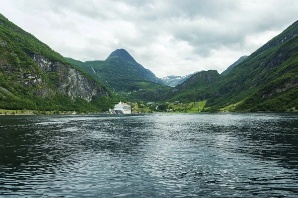 Beautiful Landscape Ferry Cruise Passenger Geirangerfjord Stunning Natural Masterpiece Sunnmore — стоковое фото