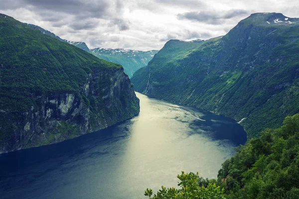 挪威Sunnmore地区令人惊叹的Geirangerfjord是世界上最美丽的峡湾之一 被列入联合国世界遗产 从上面看 — 图库照片