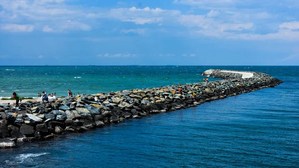 Pemandangan Indah Dengan Dermaga Dan Dinding Laut Pantai Faleza Nord — Stok Foto