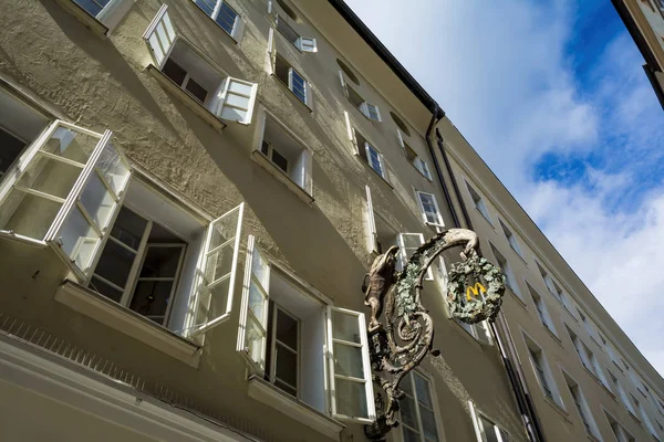 Salzburg Avusturya Temmuz 2017 Getreidegasse Salzburg Ünlü Alışveriş Caddesi Eski — Stok fotoğraf