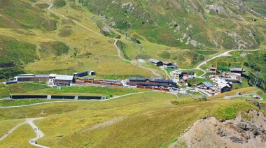 Kleine Scheidegg, İsviçre 'nin Bernese Oberland bölgesinde, Bernese Highlands Demiryolu' nun bir parçası, Jungfrau bölgesi, İsviçre. 
