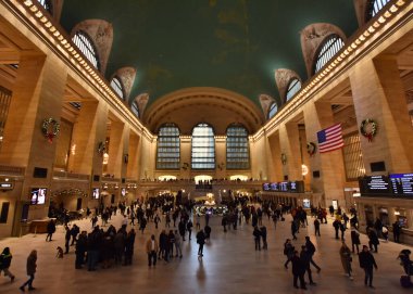 New York, ABD - 5 Aralık 2019. Grand Central Terminali 42. caddedeki tren terminali ve Midtown Manhattan, New York 'taki Park Avenue' da..