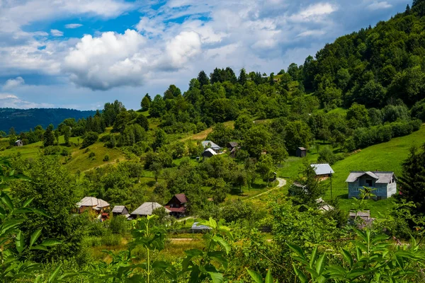 Beau Paysage Montagne Avec Chalets — Photo