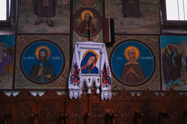 Moisei, Denizcilik, Romanya - 10 Ağustos 2020. Romanya 'nın Maramures kentindeki Moisei Manastırı. 