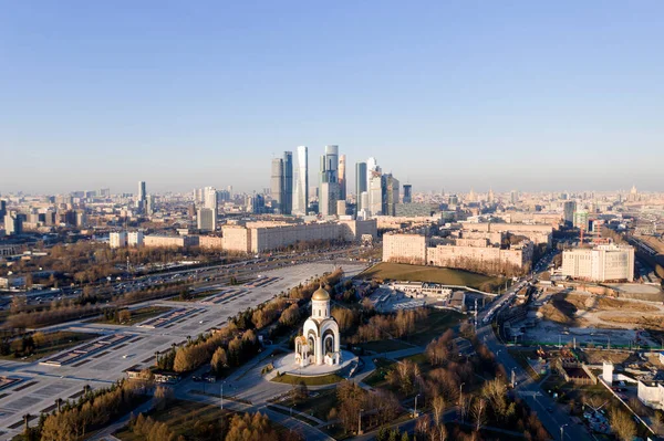 Vue Panoramique Ville Avec Des Maisons Des Routes Des Nuages — Photo