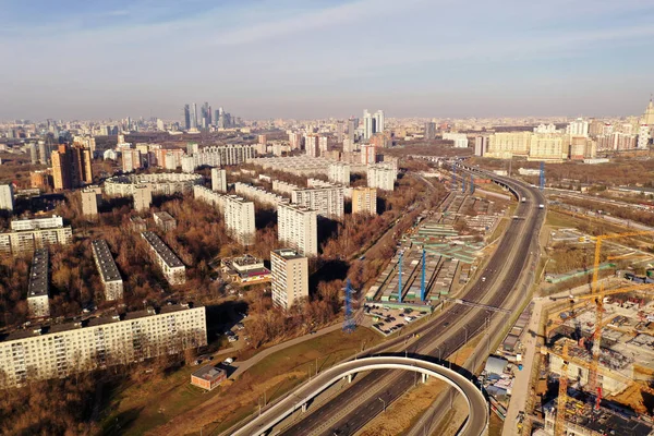 Kreuzungen Und Autobahnen Von Quadrocopter Befreit — Stockfoto