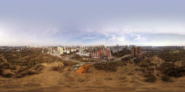 Vista Panorámica Ciudad Con Casas Carreteras Nubes Trueno Tomadas Quadrocopter —  Fotos de Stock