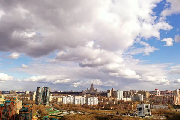 Città Vista Panoramica Con Case Strade Tuoni Presi Quadrocopter — Foto Stock