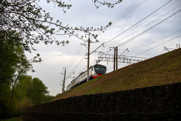 Hogesnelheidstrein Bocht Van Spoorweg Tegen Lucht — Stockfoto