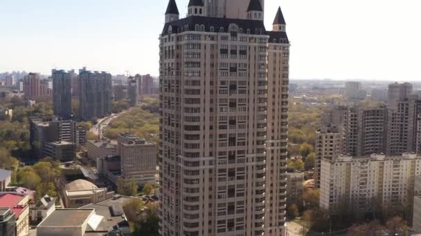 Vistas Panorâmicas Prédios Apartamentos Altos Perto Infraestrutura Subjacente Uma Grande — Vídeo de Stock