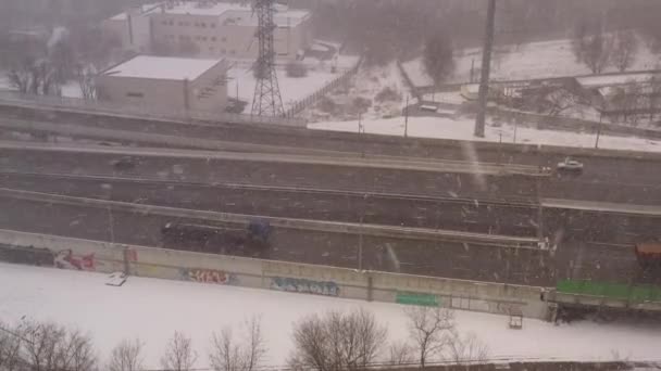 Panoramiczne Widoki Skrzyżowania Dróg Autostrady Dużego Miasta Filmowane Drona — Wideo stockowe