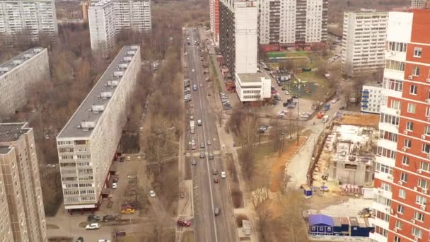 Panoramautsikt Över Vägkorsningar Och Motorvägar Bort Från Drönaren — Stockvideo