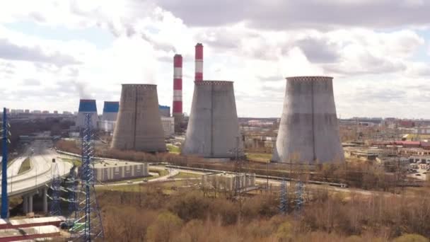 Panoramisch Industrieel Uitzicht Met Rokende Schoorstenen Van Een Grote Stad — Stockvideo