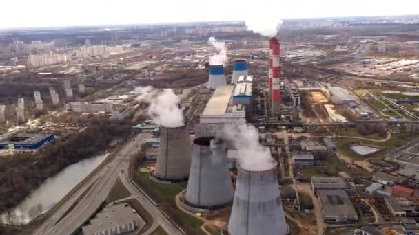 Panoramisch Uitzicht Een Grote Stad Gefilmd Vanaf Een Drone — Stockvideo