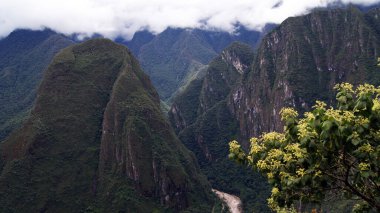 Güney Amerika 'nın geçmişten gelen zanaatkarların katı graniti işlemek için eşsiz bir teknoloji.