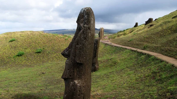 Esculturas Gigantes Piedra Una Isla Lejana Océano —  Fotos de Stock