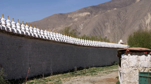 Αλπικοί Βουδιστικοί Αρχαίοι Ναοί Και Φρούρια Του Θιβέτ — Φωτογραφία Αρχείου