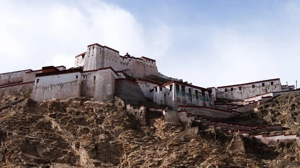 Impredeciblemente Hermosa Impredeciblemente Diferente Misterioso Himalaya Donde Peregrinos Viajan Tíbet — Foto de Stock