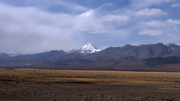 Impredeciblemente Hermosa Impredeciblemente Diferente Misterioso Himalaya Donde Peregrinos Viajan Tíbet — Foto de Stock