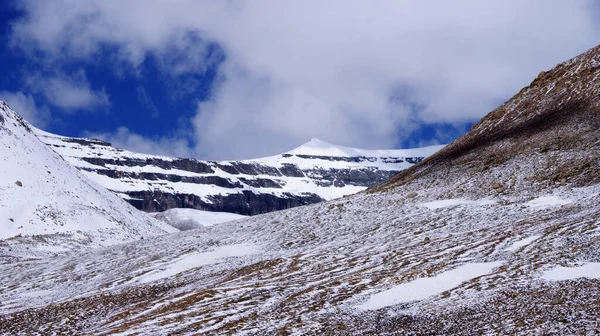 Asombrosamente Hermoso Misterioso Himalaya Donde Los Peregrinos Viajan —  Fotos de Stock