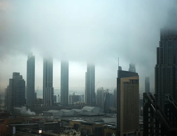 Grote Zakenstad Gedomineerd Door Elementen Regen — Stockfoto