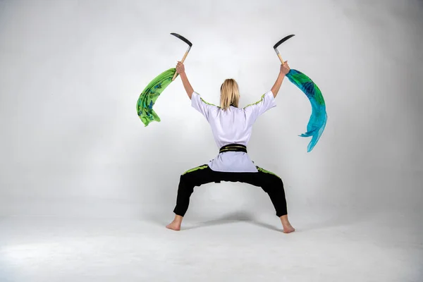Beautiful Girl White Does Kung Training Poses Battle Axes — Stock Photo, Image
