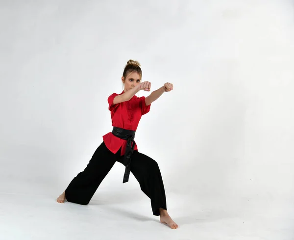 Beautiful Girl Black Red Does Exercises Mastery Martial Arts — Stock Photo, Image