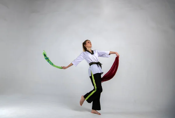 Beautiful Girl Fighter Black White Kimono Does Exercises Combat Color — Stock Photo, Image