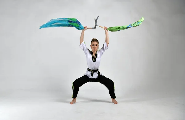 Beautiful Girl Fighter Black White Kimono Does Exercises Style Martial — Stock Photo, Image