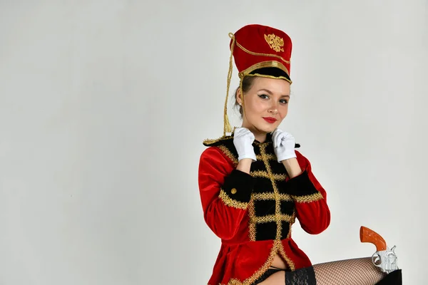Mooi Meisje Een Oud Hussar Kostuum Zwarte Laarzen — Stockfoto