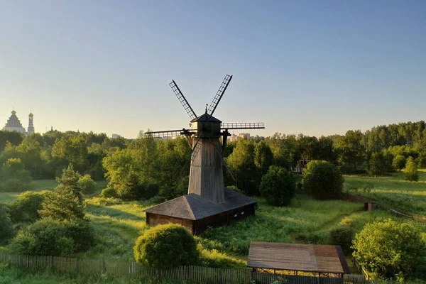 Panoramic View Wooden Mill Green Meadow Filmed Drone Dawn — Stock Photo, Image