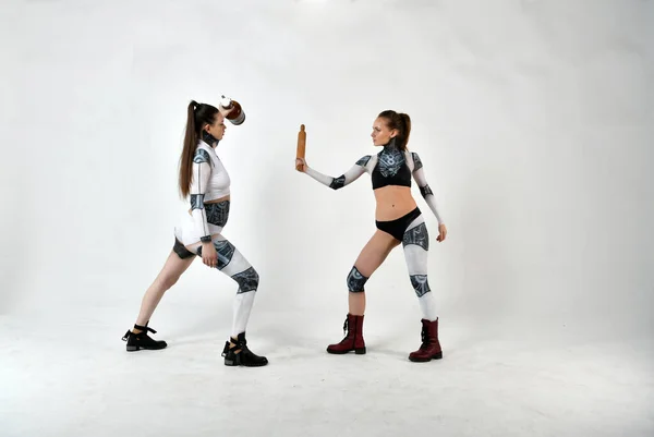 Deux Belles Filles Costumes Robots Que Les Enfants Luttent Contre — Photo