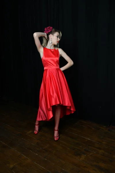 Young Beautiful Girl Tries Her First Evening Red Dress — Stock Photo, Image