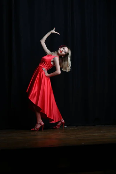 Beautiful Girl Evening Red Dress Posing Black Background — Stock Photo, Image