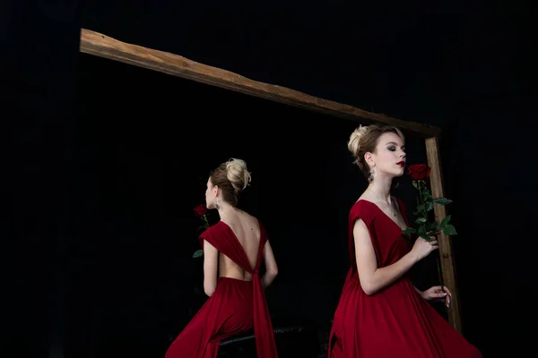 Beautiful Girl Evening Burgundy Dress Mirror Her Reflection Black Background — Stock Photo, Image