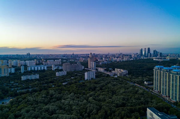 Vistas Panorámicas Nocturnas Gran Ciudad Filmadas Desde Dron —  Fotos de Stock