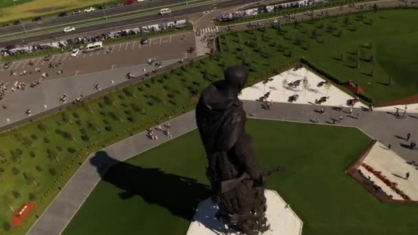 Monumento Soldado Falecido Cujos Cisnes Levam Para Céu Dedicado Aos — Vídeo de Stock