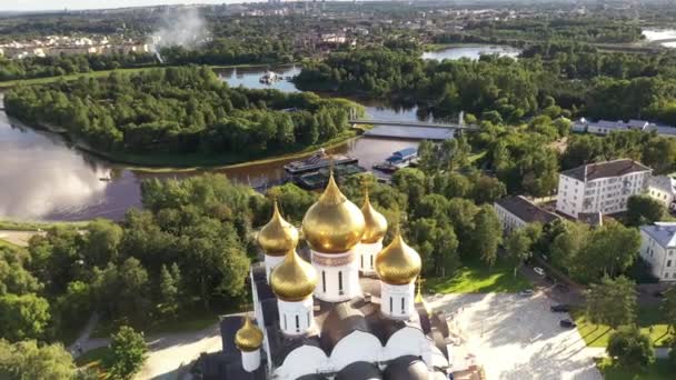 Panoramautsikt Över Staden Med Den Gamla Fästningen Och Tempel Filmas — Stockvideo