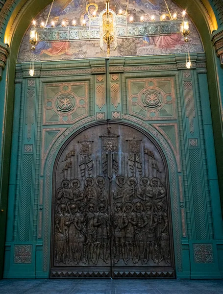 Portes Métalliques Avec Bas Reliefs Saints Orthodoxes — Photo