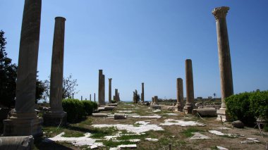 Lübnan kıyısındaki antik şehirlerin kalıntıları ve binaları