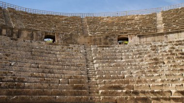 Ürdün 'de sütunları ve iyi korunmuş mimari çözümleri olan antik bir Yunan kenti