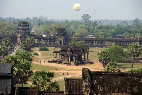 Statues Bas Reliefs Gods Architectural Solutions Historical Complex Angkor Watt — Stock Photo, Image