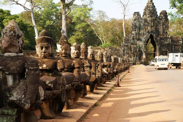 Estatuas Bajorrelieves Dioses Soluciones Arquitectónicas Complejo Histórico Angkor Watt —  Fotos de Stock